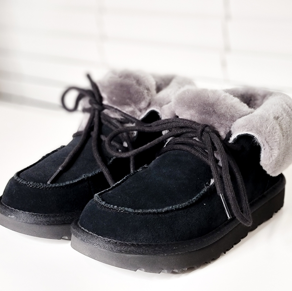 UGG BOOTS (BLACK-DIARA)